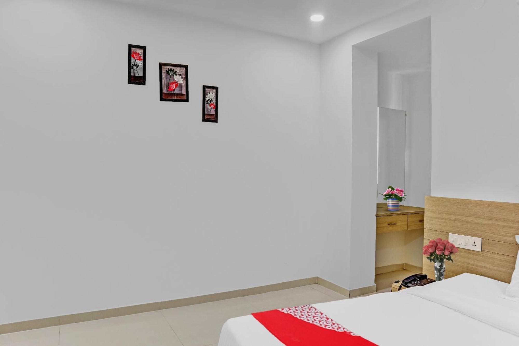 Oyo Flagship Hotel Bluemoon Warangal Exterior photo